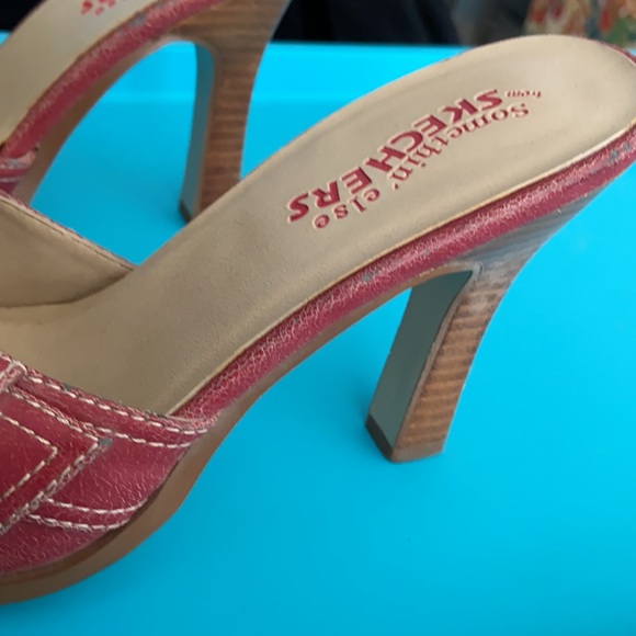 Sketchers red shoes - Picture 4 of 5